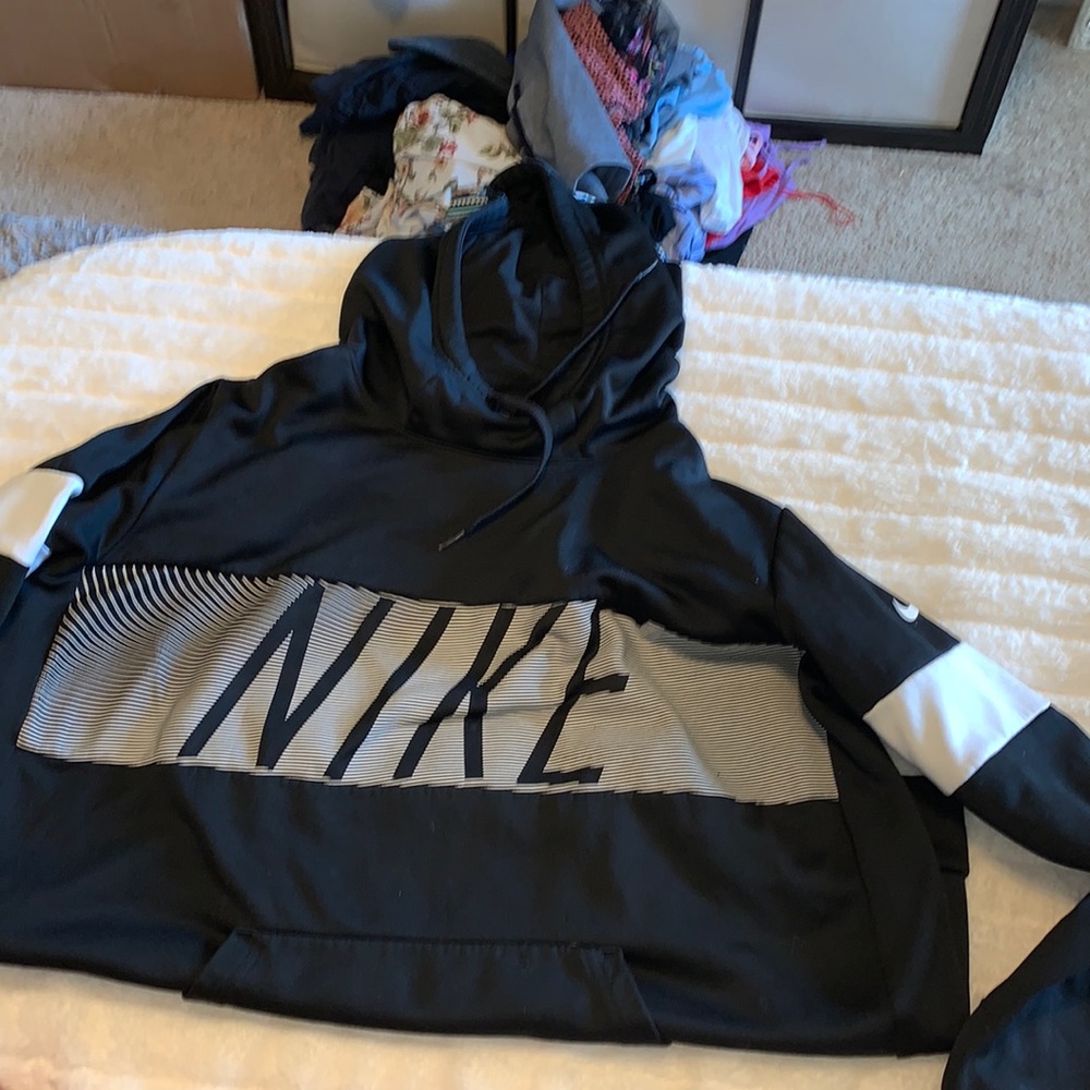 Nike hoodie size XL dry-fit